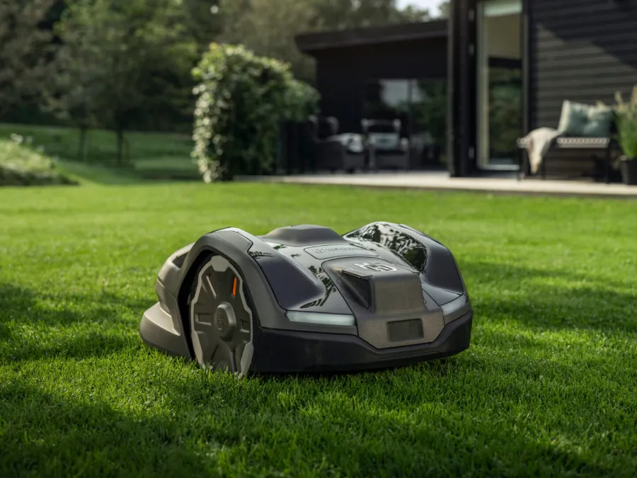 Robotske kosilnice Husqvarna in Honda - pametna košnja brez skrbi